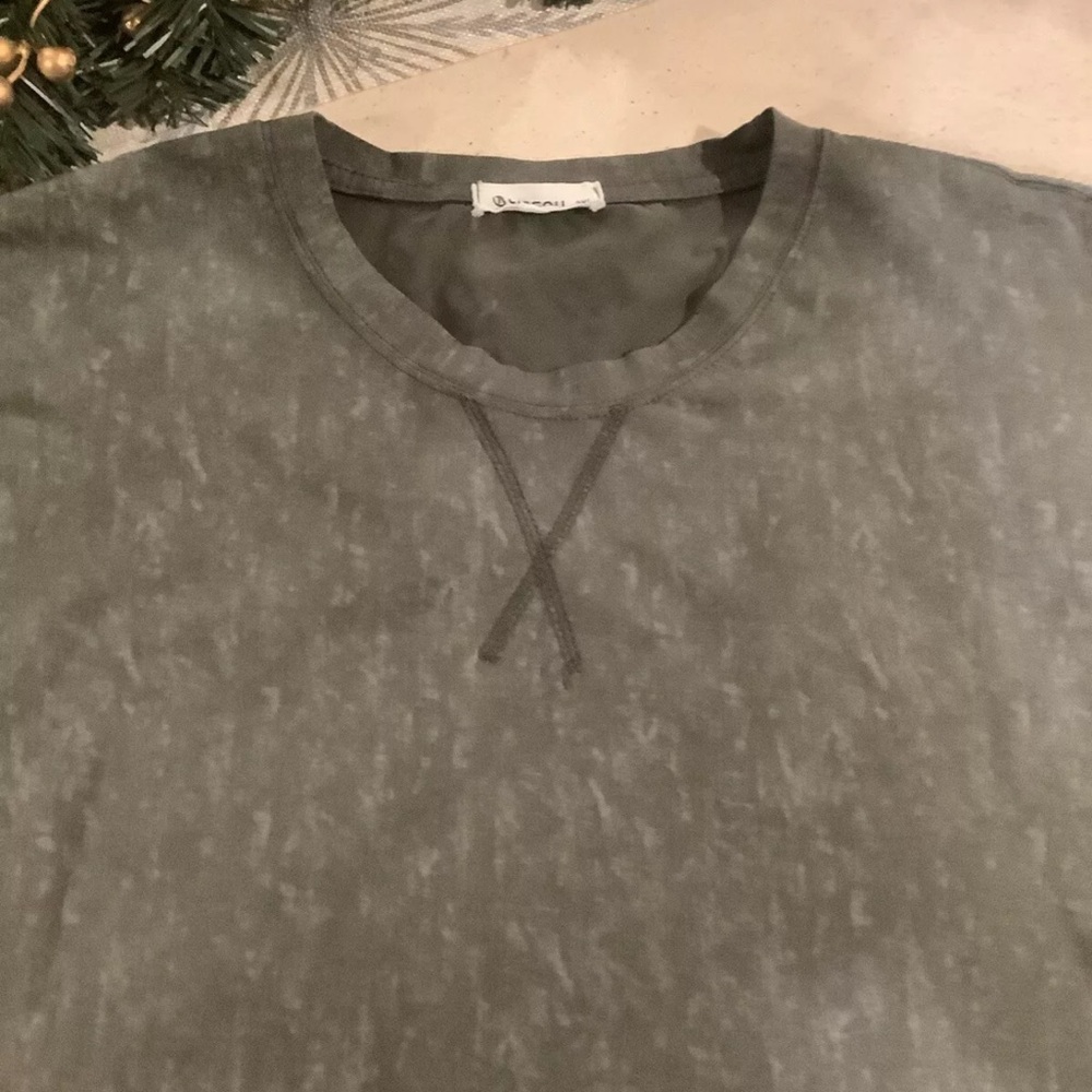 Men’s long sleeve shirt